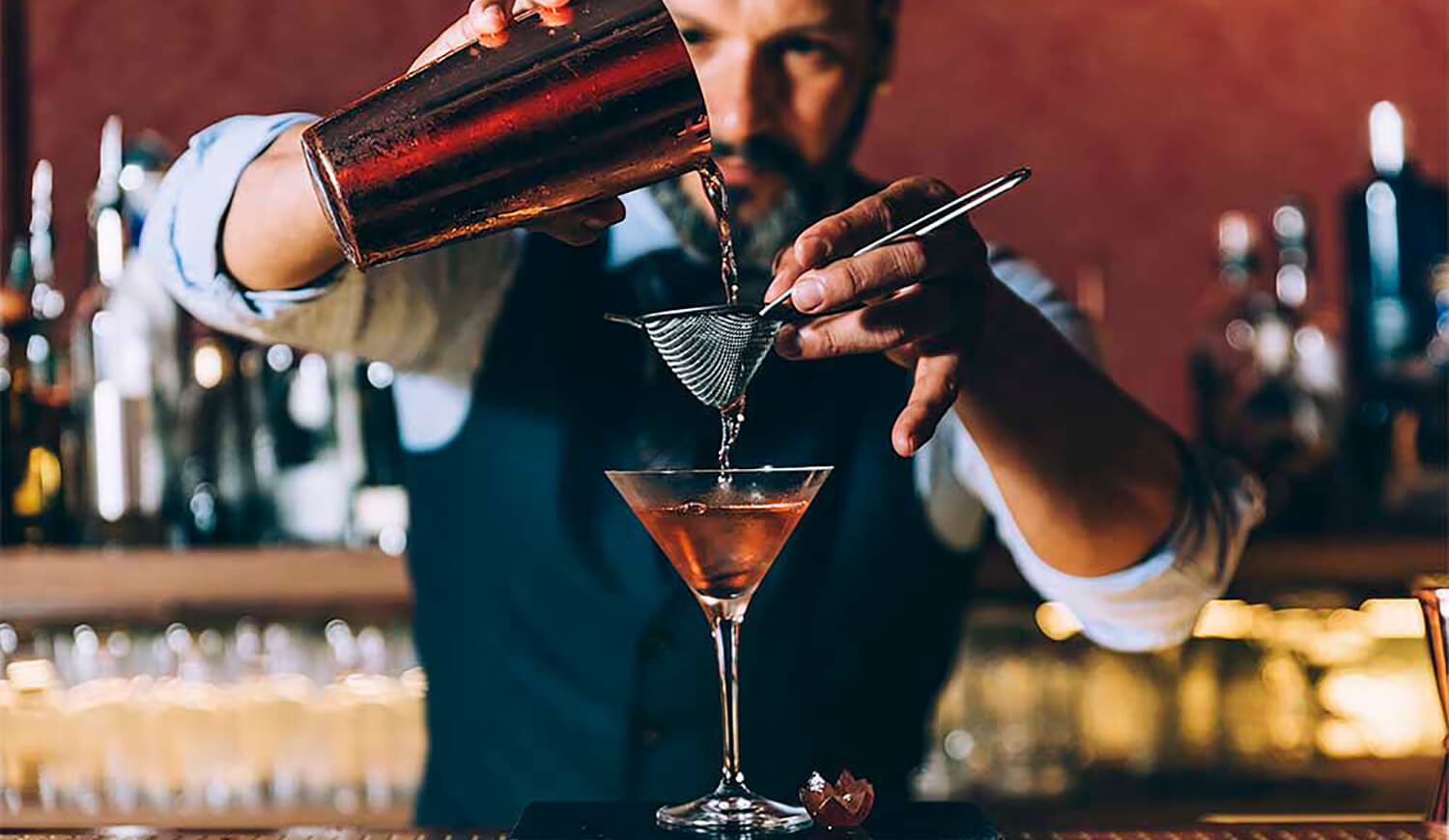 Barman cocktails
