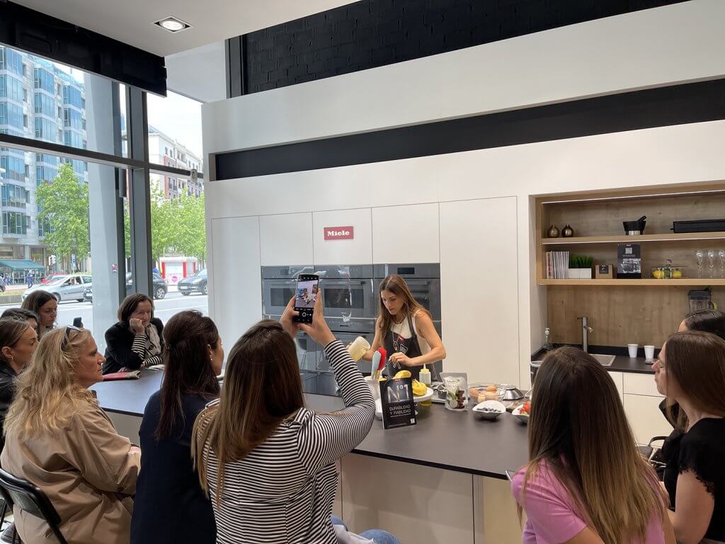 Taller Desayunos perfectos con Ingrid Betancor en el Miele Experience Center de Bilbao