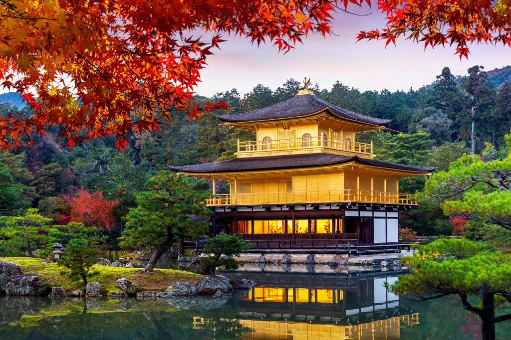 Templo del Pabellón de Oro, Kyoto, Japón.