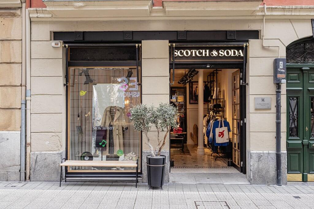 Scotch & Soda Bilbao - moda para hombre y mujer %%sep%% %%sitename%% - Scotch & Soda primavera verano 2024 tienda Bilbao