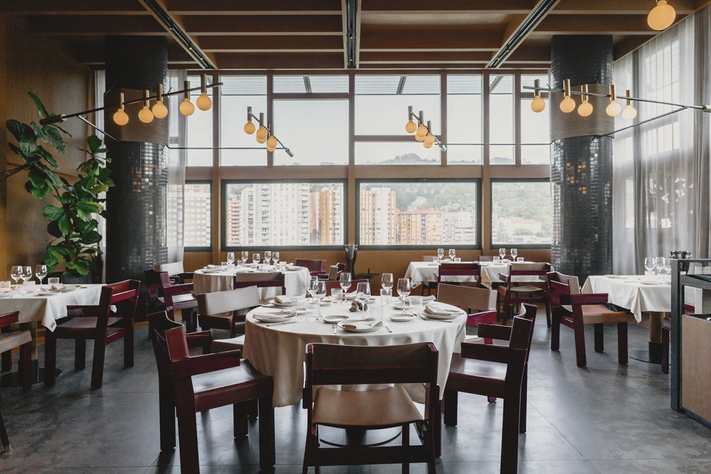 Restaurante Euskalduna by Etxanobe Bilbao