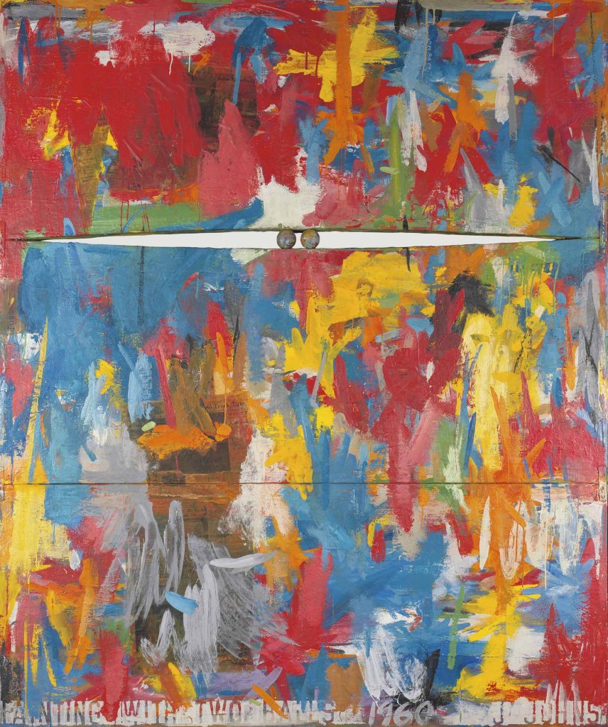Jasper Johns
Pintura con dos pelotas (Painting with Two Balls), 1960
Encáustica y collage sobre lienzo con objetos (3 paneles)
165,1 × 137,5 cm
Colección del artista
© Jasper Johns, VEGAP, Bilbao, 2026
Foto Jamie Stukenberg, Professional Graphics Inc., Rockford, Illinois